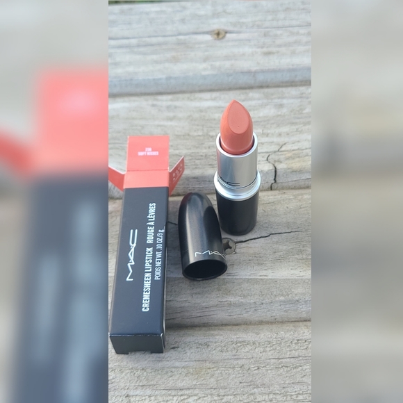 Seven Piece Makeup and Earring Bundle - Picture 9 of 9